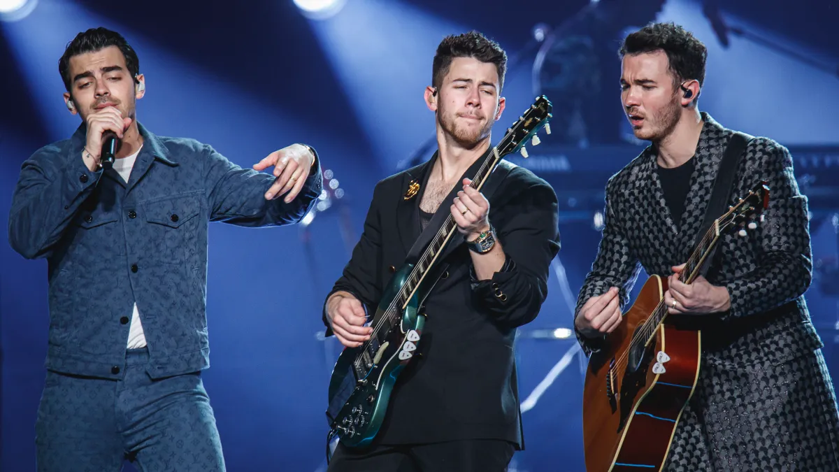 Jonas Brothers playing live